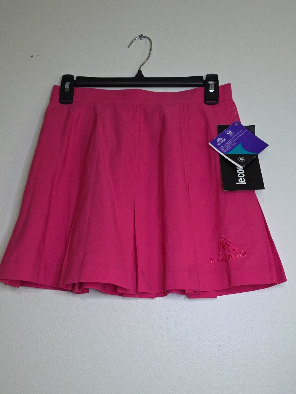 Vintage Le Coq Sportif Women's Bright Pink Pleated Skirt